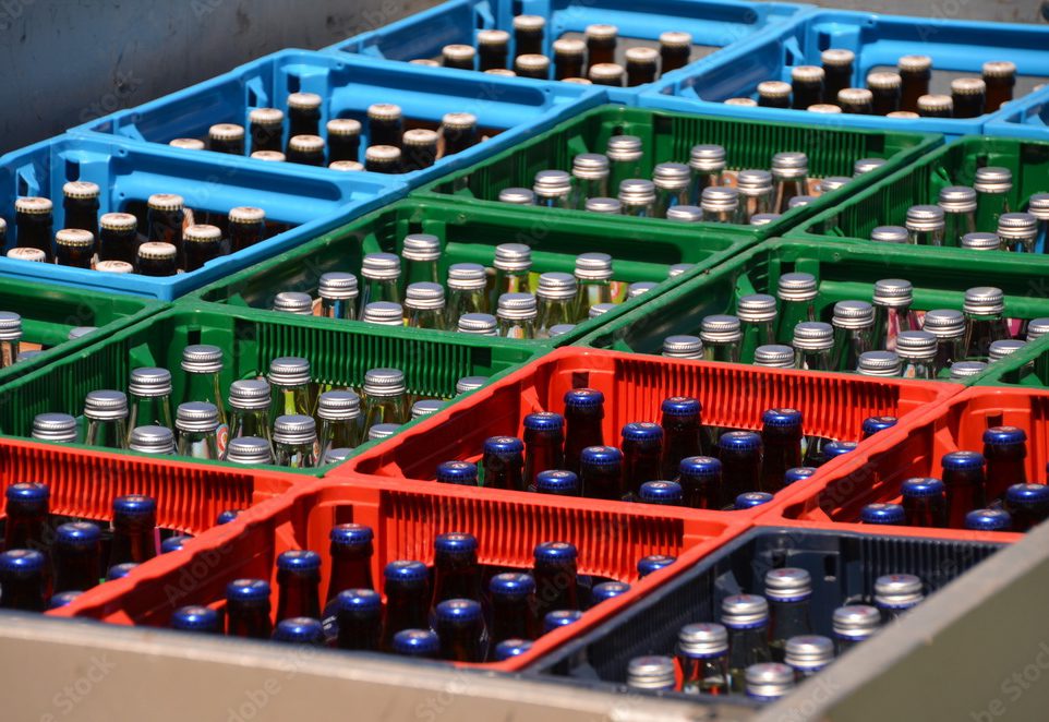 1000_F_162327805_symCkvMAongSOGrrNHhUY9qQ4DgLox8X-2 beverage industry bottles